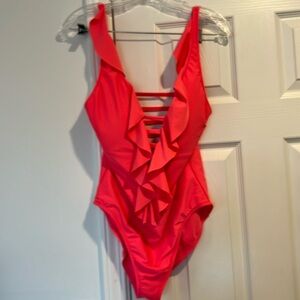 Super cute/flattering Lilly Pulitzer bathing suit